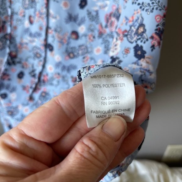 Soft blue and pink blouse - Picture 2 of 4